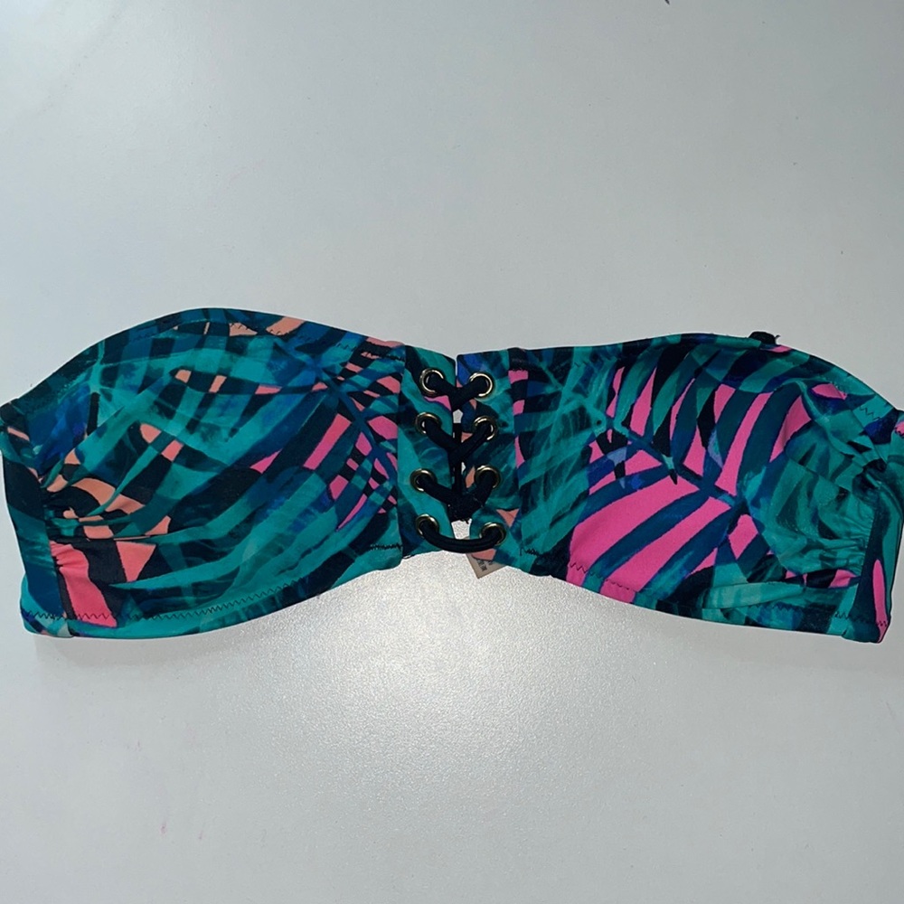 Strapless bathing suit top.